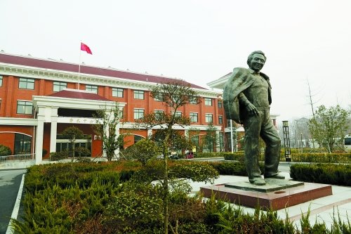 侯红的人物履历