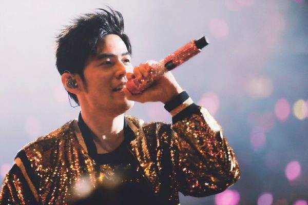 周杰伦为医护人员加油，是不是很暖心？