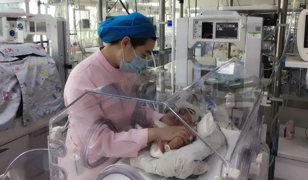 山东泰安24岁产妇早产1女4男5胞胎,这五个孩子的现状如何?