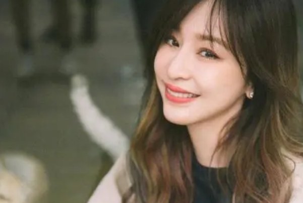 《乘风破浪》王心凌用睫毛弯弯拉票,却不敌郑秀妍队,王心凌为什么会输呢?