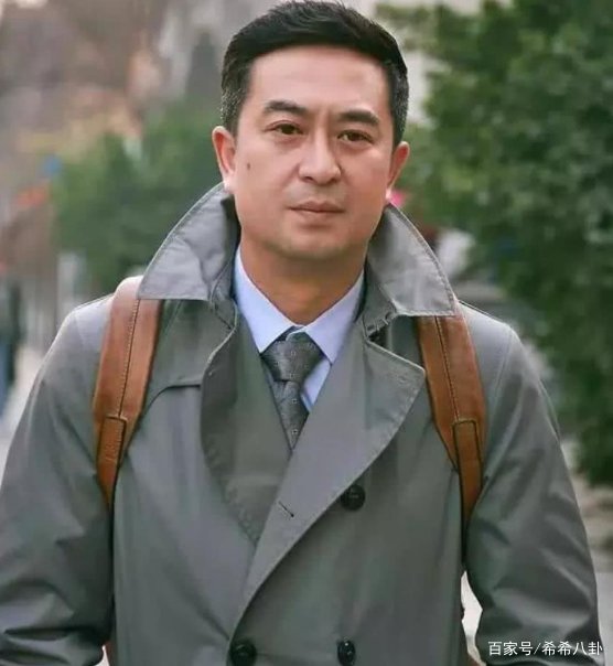 张嘉译和杜志国,谁才是圈中模范好男人?