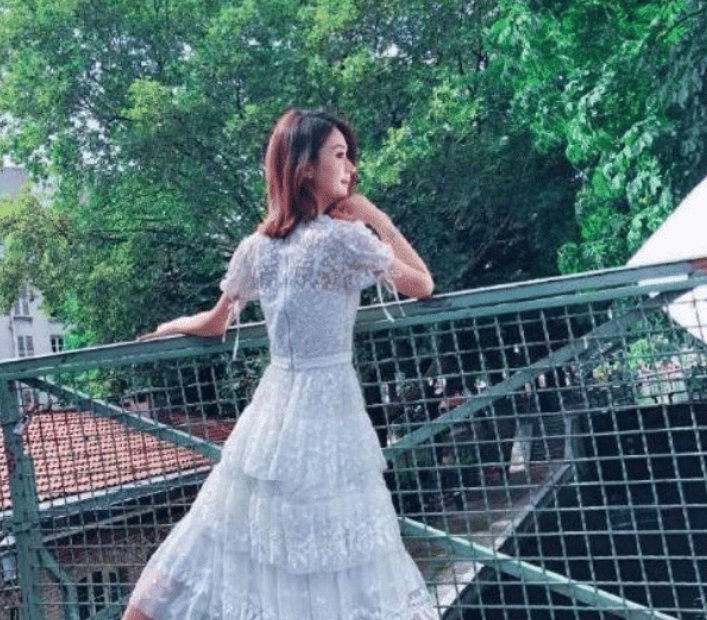 杨丞琳疑似怀孕,曾效仿赵丽颖“劈叉腿”,她是不是隐藏了什么?