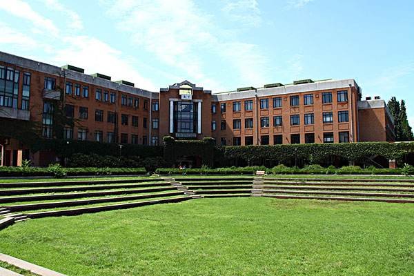 清华大学博士生发邮件要求别人改名，原因只是名字重合，真的有理吗？