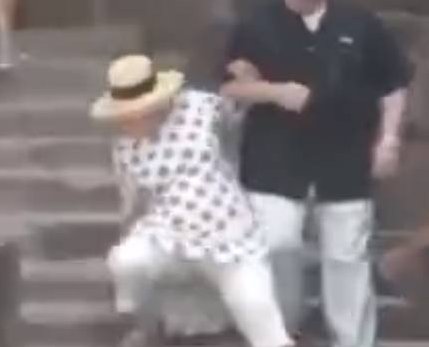 希拉里访印意外频出吗？