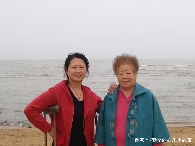 老戏骨丁志诚,亲姐姐残疾,不辞辛苦照顾30年,57岁为何孑然一身?