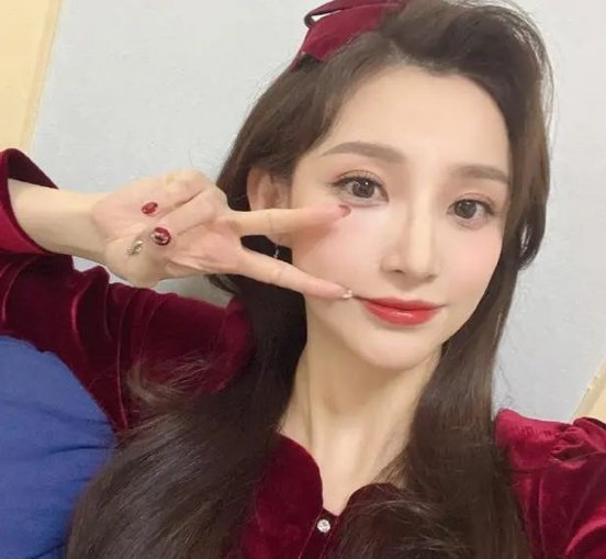 93年女神马凡舒一夜爆红,高颜值成央视流量密码,你有何看法?