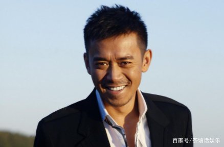 王学兵3段婚姻2次净身出户,最后和张芊芊女主播闪婚后如今过得怎么样?