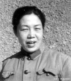 老戏骨曲云:丈夫是昆剧副院长,女婿是著名影星,为何晚年捡垃圾?