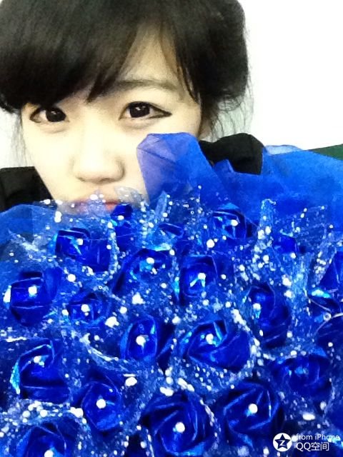 急求一些赵誉博的QQ头像！！不带文字的~！