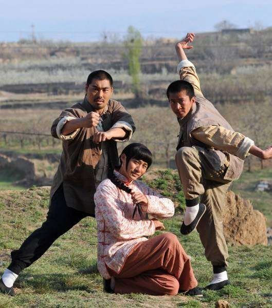 裤裆藏雷、徒手撕鬼子、包子变炸弹,哪些抗战剧一个比一个雷人?