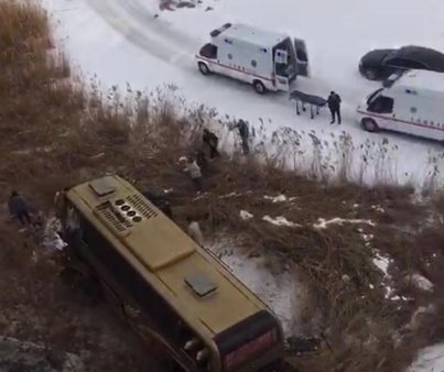 黑龙江大庆一客车坠桥致2死7伤，导致此起事故的原因是什么？