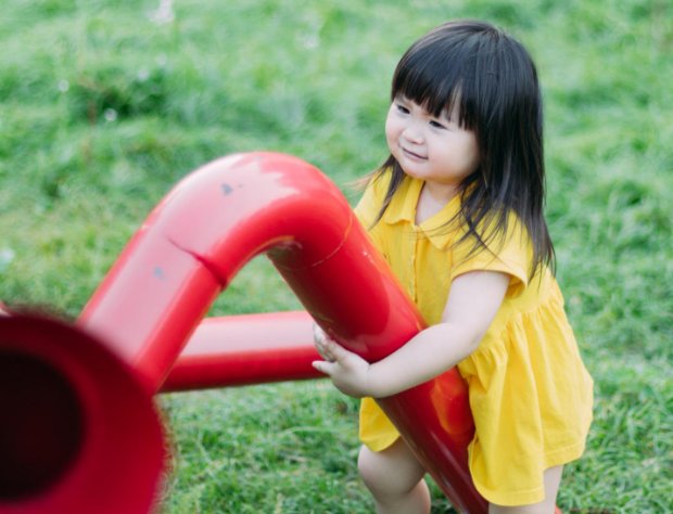 爷爷给2岁孙子针扎放血治抽搐,家长得做法正确与否?