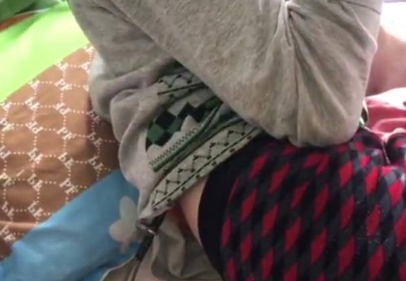 黑龙江15岁患病女孩被父亲铁链拴6年，对此你怎么看？