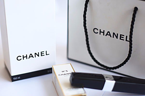 范思哲等品牌排队道歉,最近是国际奢侈品道歉日吗?