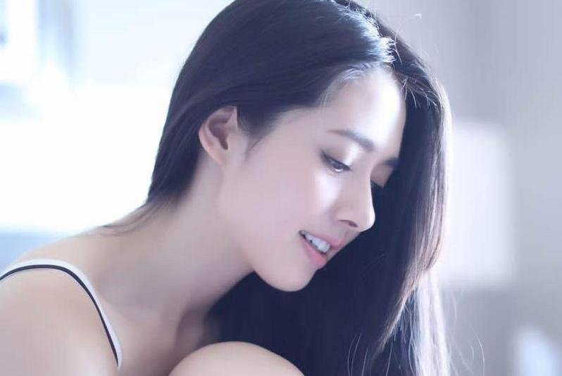 向佐高调秀恩爱，透露与郭碧婷女儿快团聚了，想念妻女吃不下饭，你怎么看？