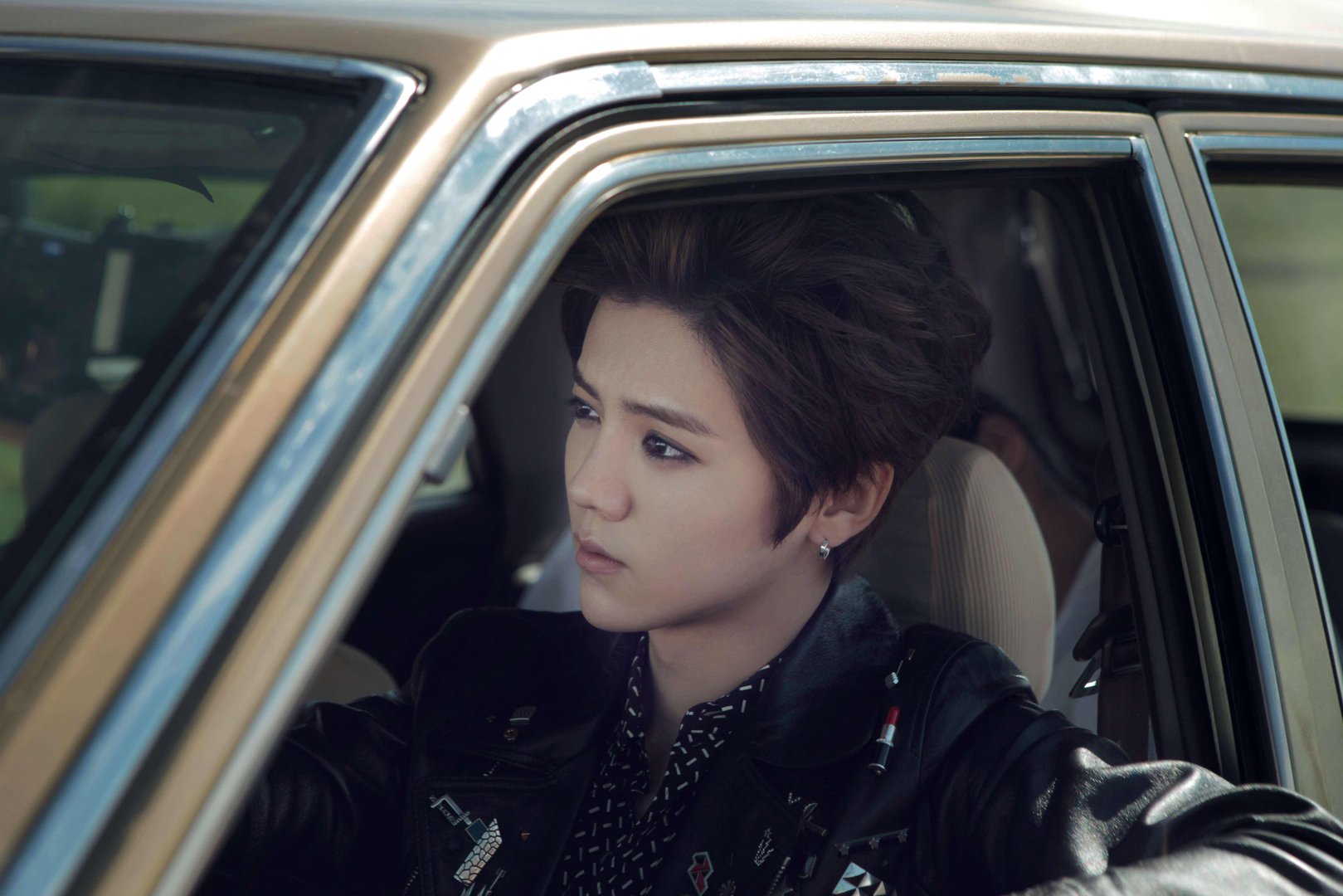 鹿晗出席活动被吐槽脸垮油腻是否和不注重管理有关系？