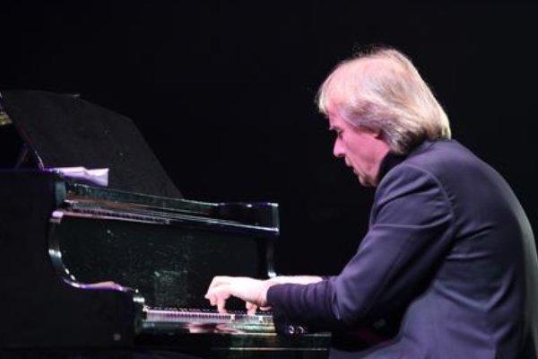 理查德．克莱德曼的钢琴曲《童年的回忆》创作背景