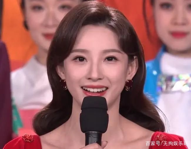 93年女神马凡舒一夜爆红，高颜值成央视流量密码，你有何看法？