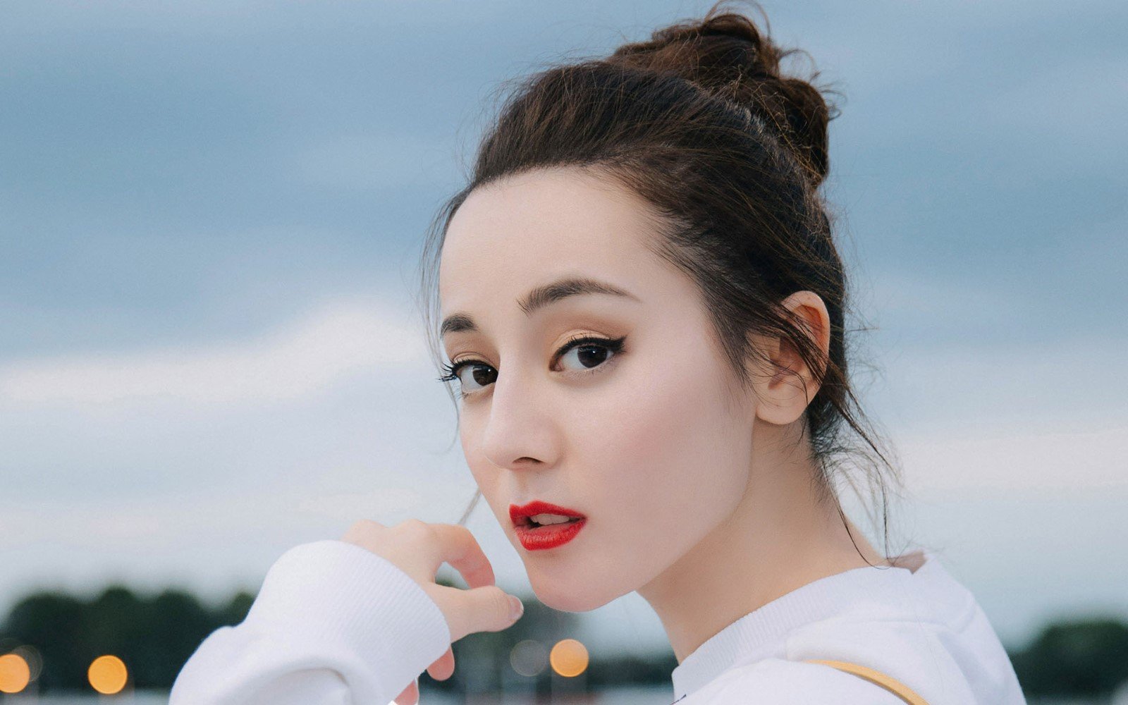 杨紫最近和迪丽热巴发生了小摩擦，这中间是有什么误会？