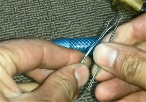 怎么接塑料水管的接头？