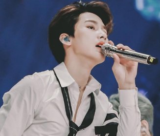 24岁展羽被曝家暴,当街殴打女友致流血重伤,女方怒揭其真面目,咋回事?