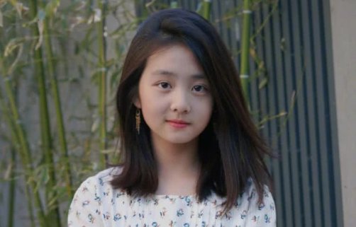 黄磊女儿多多被造谣,所在学校否认开除黄多多,黄磊全家已报警,怎么回事?