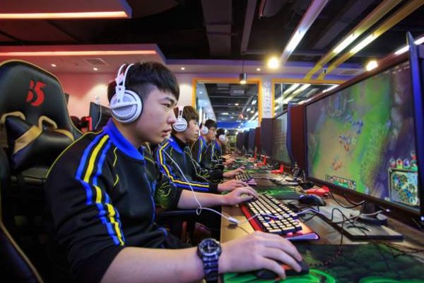 2023年全球电竞人口将达20亿,孩子说要玩电竞,该支持吗?