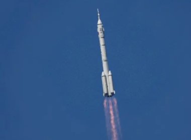 神舟十三号航天员出舱画面流出，王亚平在舱外执行了哪些任务？