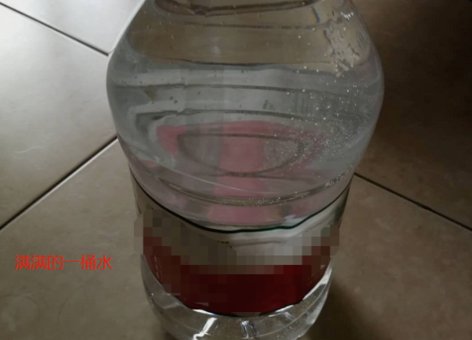 小区里的自动售水机怎么用？