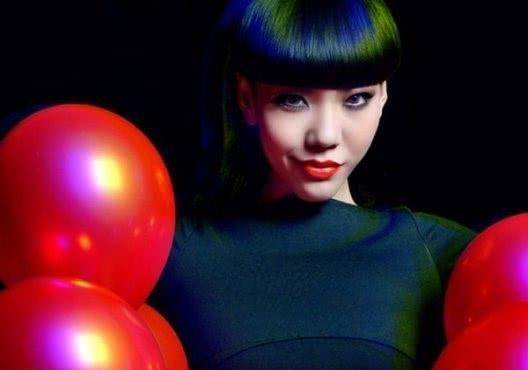 从《中国好声音》走红的吴莫愁,如今发展的怎么样?