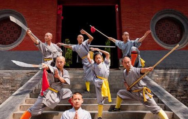 少林寺500多年古碑遭熊孩子刻画，文明出行何其难？