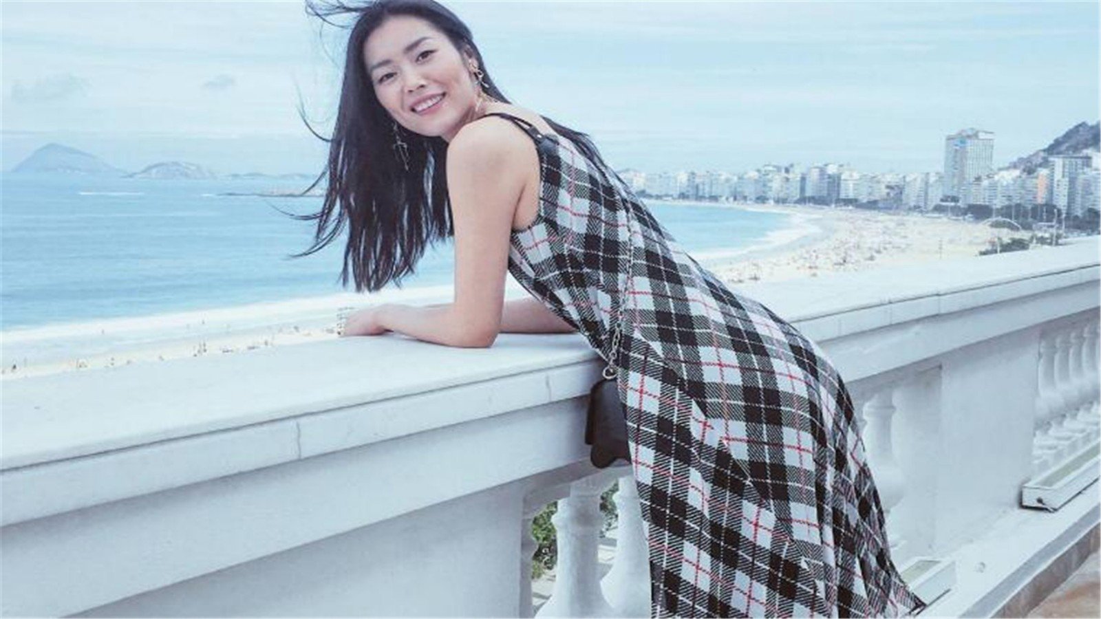 刘雯解约Coach背后,中国第一超模的崛起,她是靠什么走到今天的?