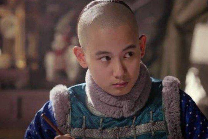 永瑢是乾隆最有才华的儿子，娶了皇后侄女，为何还会被过继给别人？