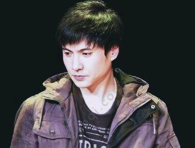 沈腾在《脱口秀大会》是如何吐槽与徐峥撞脸一事的?