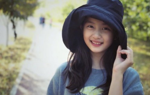 黄磊女儿多多被造谣,所在学校否认开除黄多多,黄磊全家已报警,怎么回事?