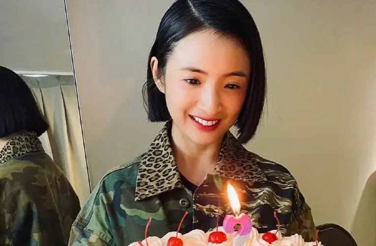 林依晨晒女儿脚丫迎接39岁生日，高龄产子之后身体恢复得怎么样？