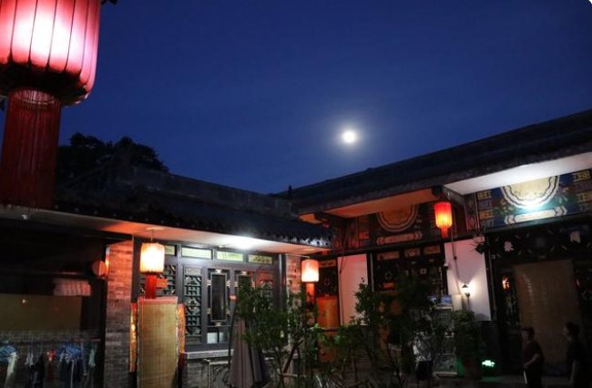 自驾游去平遥古城，打算住在古城里，停在哪个门方便进出？该怎么玩？