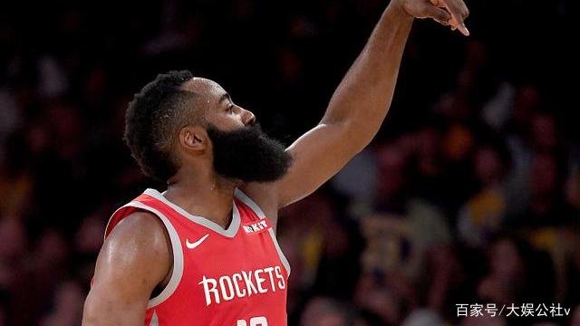 塔克拒绝回答关于哈登采访,哈登为何缺席合练出现在夜店疯玩?