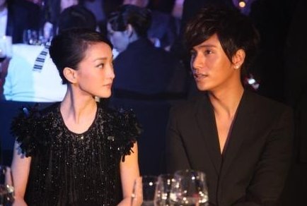 导演刘信达发文怒斥陈坤：给周迅庆生算什么，有种公开老婆，发生了什么？