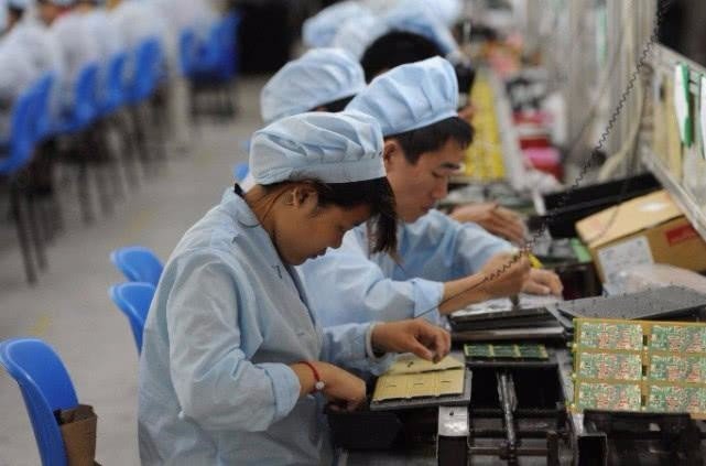 为什么说“长期打工是最愚蠢的投资,”李嘉诚的这句话蕴含深意?