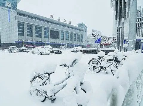 北方局地有暴雪现身，多地累计降温或超20℃，此次冷空气为何来的这么急？
