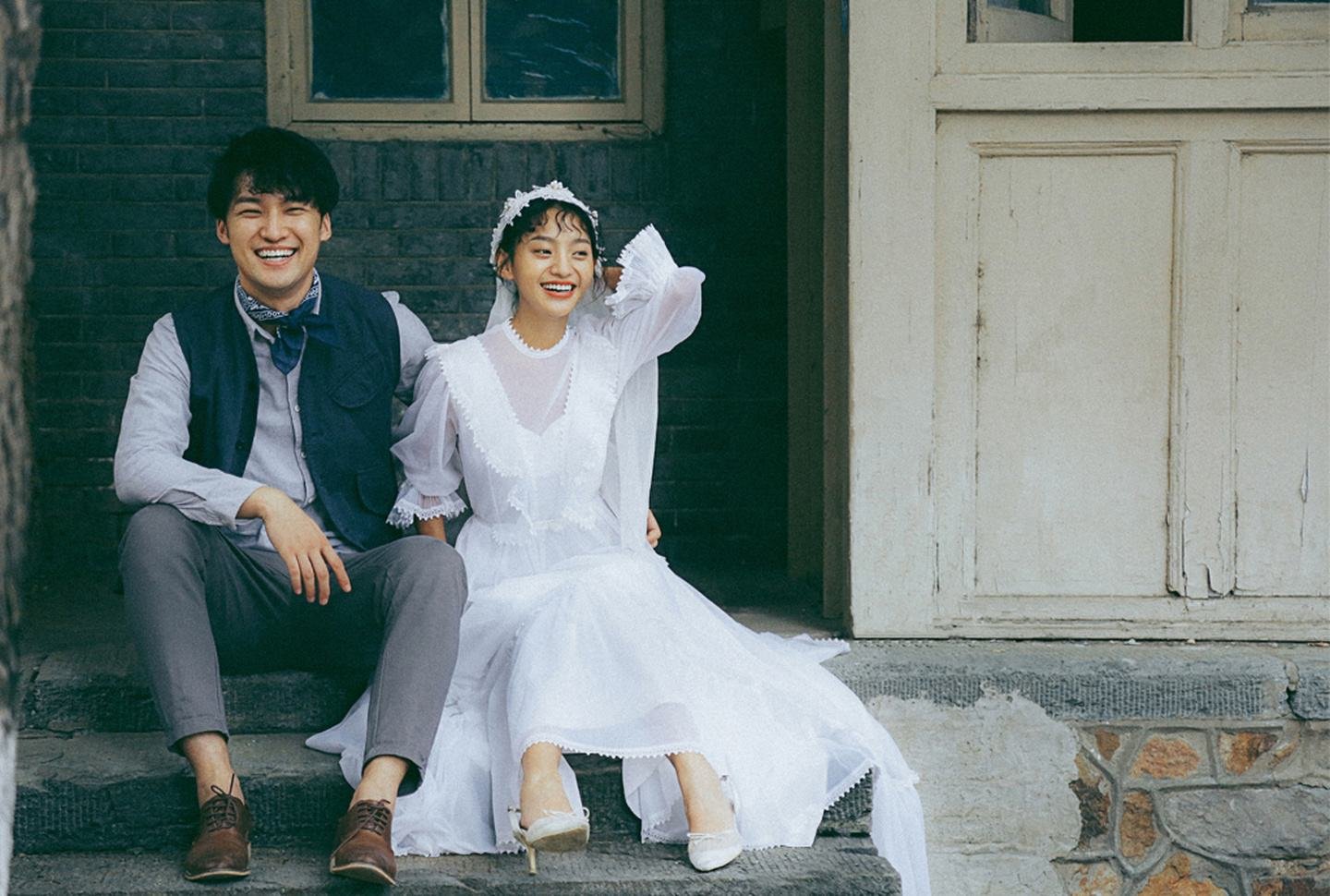 2010年上映的韩国影片《结婚礼服》为何能得到观众的称赞?