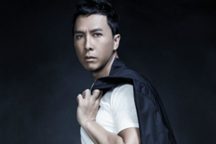 赵文卓和甄子丹的“瓶盖挑战”，你觉得谁的实力最强？