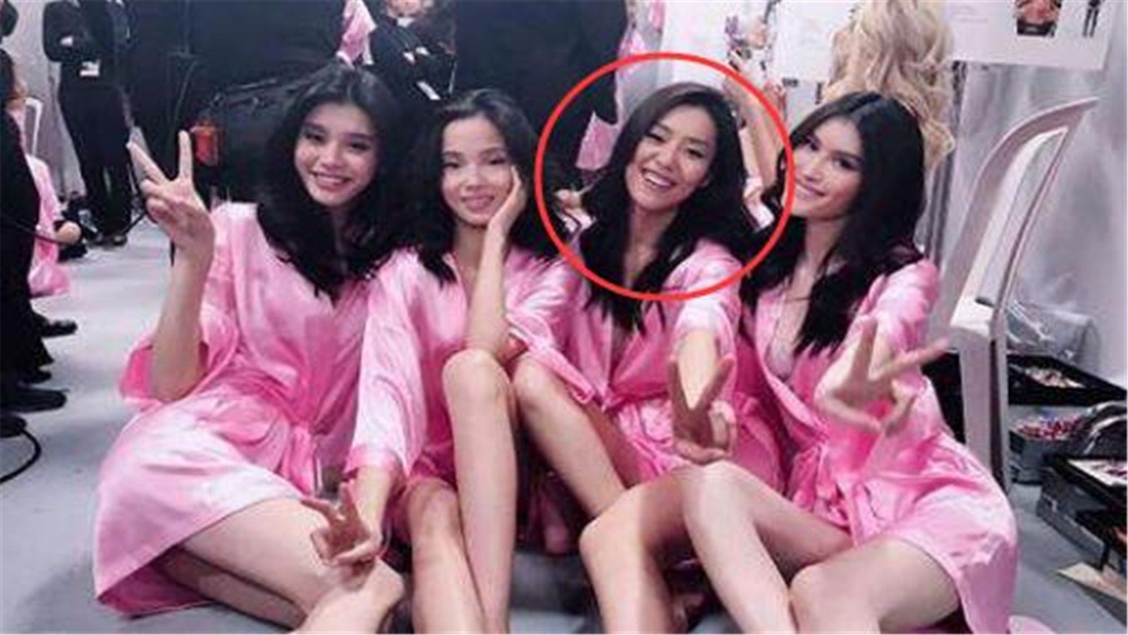 刘雯解约Coach背后,中国第一超模的崛起,她是靠什么走到今天的?