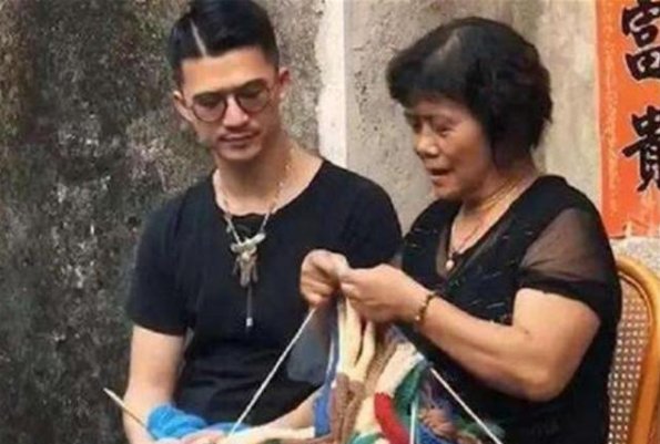 外企白领回村织毛线,获封“最娘80后”走红,如今怎样了?