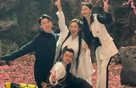 曝王浩信陈自瑶离婚！女方跟好姐妹积极聚会疗伤，网友纷纷恭喜她，怎么看？