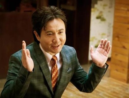 沈腾在《脱口秀大会》是如何吐槽与徐峥撞脸一事的?