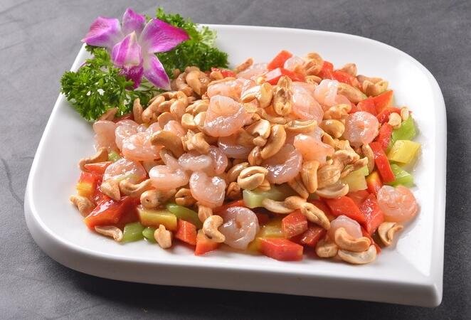 腰果虾仁是非常美味家常菜，腰果虾仁具体步骤是什么？