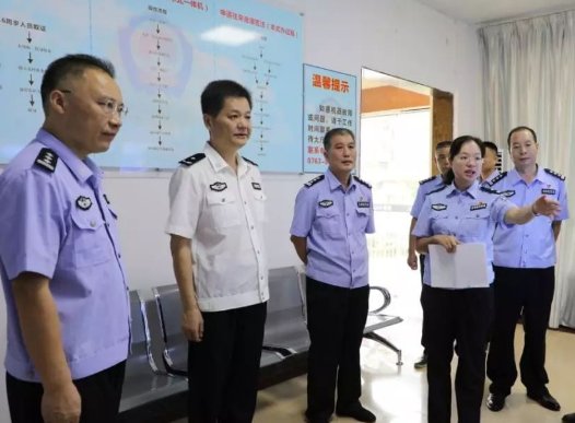 清远市公安局有几位副局长