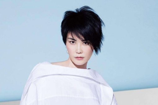 李晟敏与妻子在节目中热舞接吻拉票,你喜欢明星这么做吗?